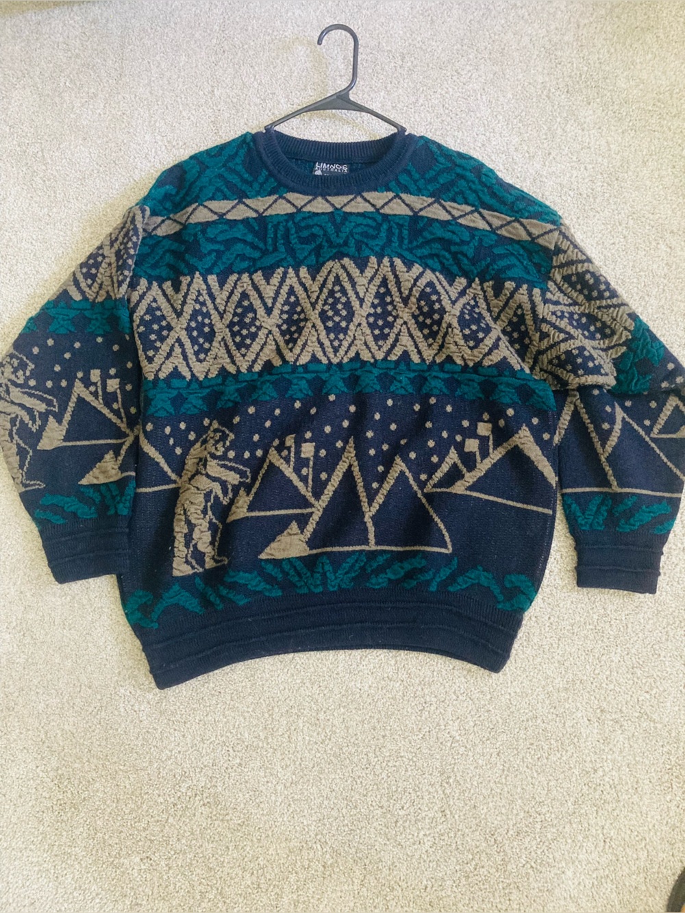 Men’s Large Australian Wool Ski Themed Medium Weight